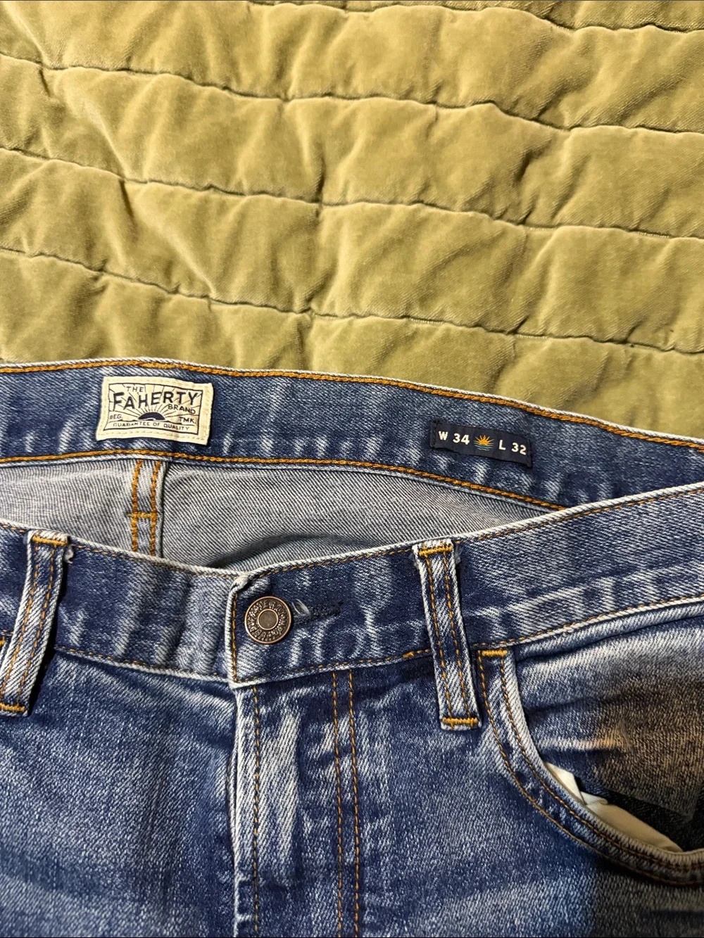 Faherty 34x32 Blue Straight-Leg Men’s Jeans with Tan Leather Patch